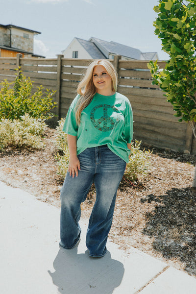 💖 Peace Sign Evergreen Graphic Tee