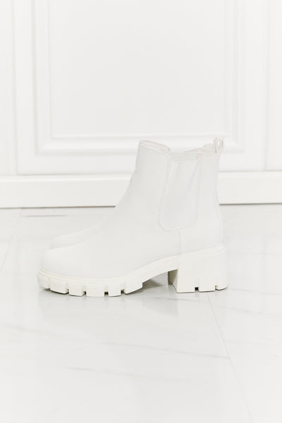 ⭐️ Work For It Matte Lug Sole Chelsea Boots, White
