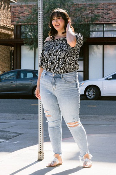 ⭐️ Lovervet Lauren Distressed High-Rise Skinny Jeans